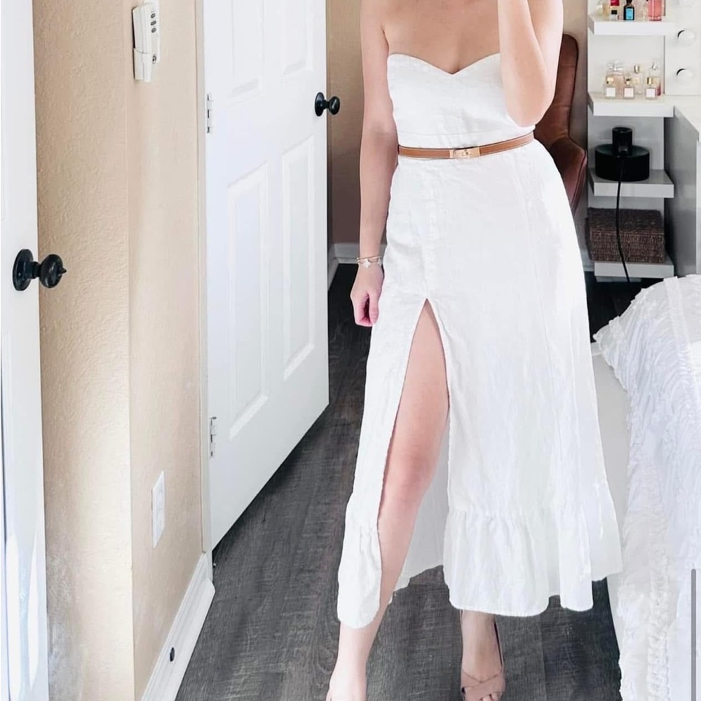 Elegant White Strapless Dress